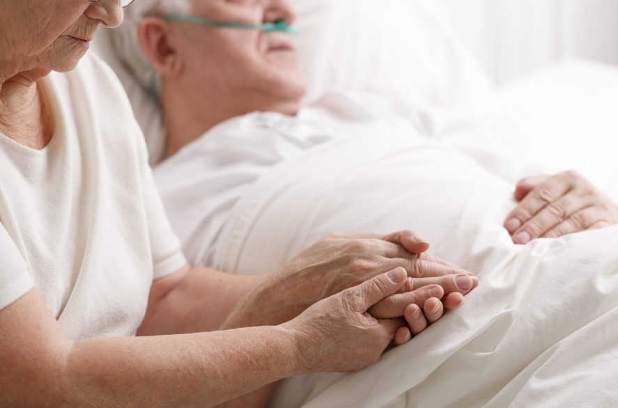 Hospice  - 4 Things To Expect Before Enrolling A Loved One Into End-of-Life Care